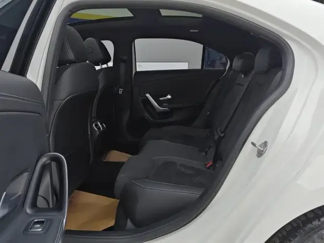 Mercedes-Benz A-Class — Фото автомобиля 11