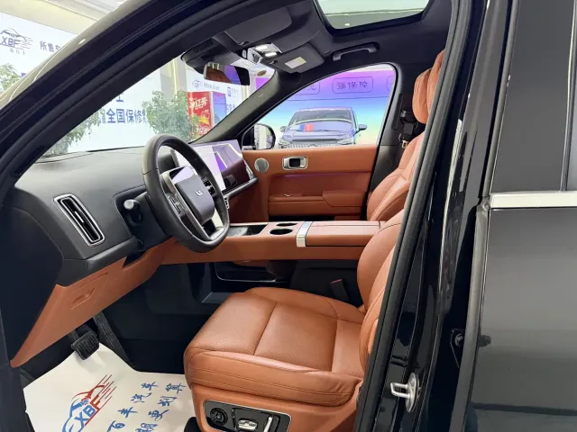Li Auto L8 — Фото автомобиля 4