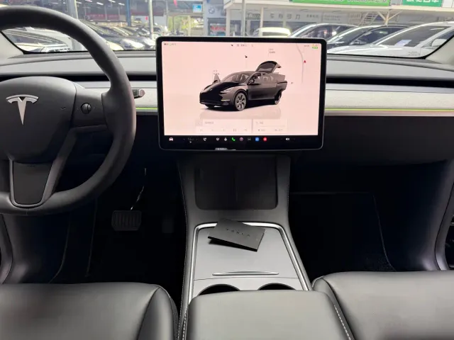 Tesla Model Y — Фото автомобиля 15