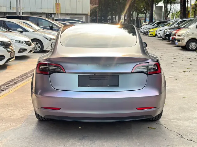 Tesla Model 3 — Фото автомобиля 11