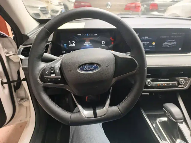 Ford Escort — Фото автомобиля 10