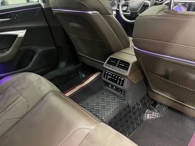 Audi A7L — Фото автомобиля 13
