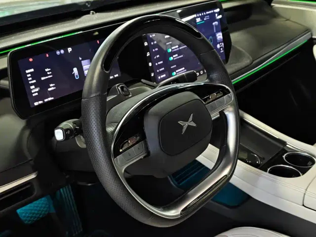 Xpeng P7 — Фото автомобиля 11