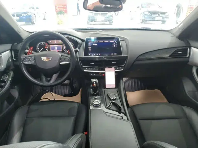Cadillac CT5 — Фото автомобиля 9