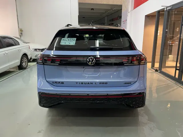 Volkswagen Tiguan L — Фото автомобиля 12