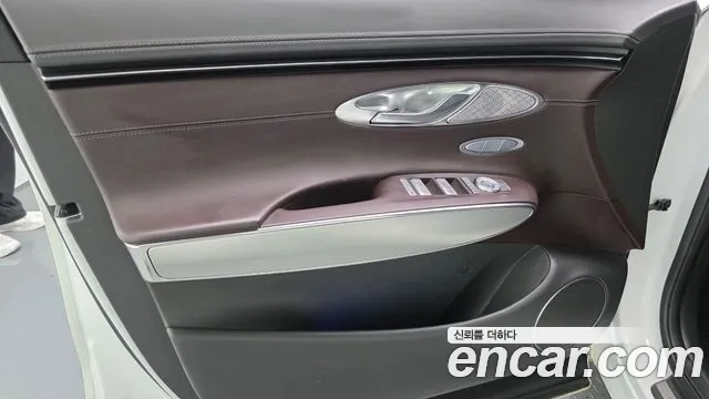 Genesis GV70 — Фото автомобиля 13