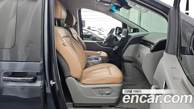 Hyundai Staria Staria 4WD Lounge 9 мест — Фото автомобиля 11