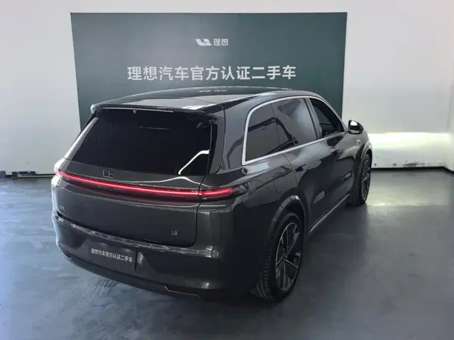 Li Auto L8 — Фото автомобиля 3