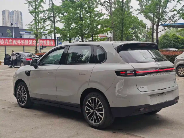 Leapmotor B10 — Фото автомобиля 7