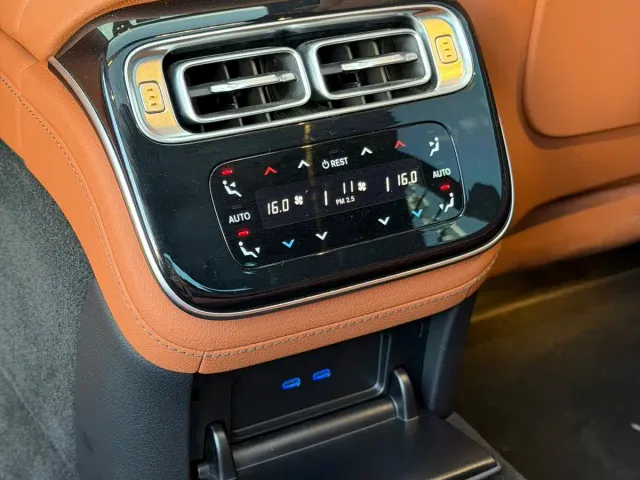 Mercedes-Benz S-Class — Фото автомобиля 9