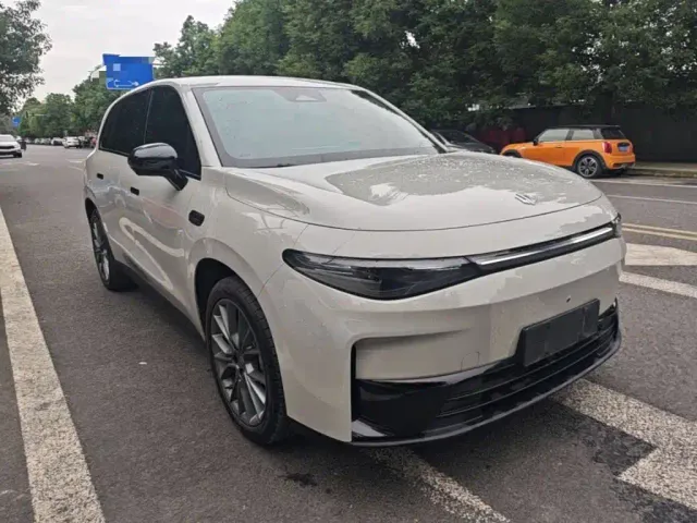 Leapmotor C10 — Фото автомобиля 3