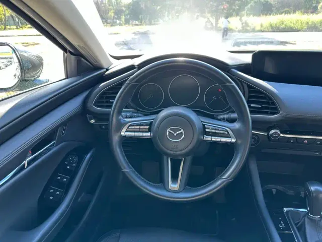 Mazda Axela — Фото автомобиля 21