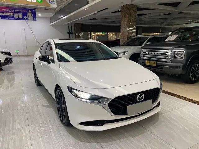 Mazda Axela — Фото автомобиля 3