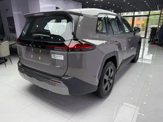 Toyota RAV4 — Фото автомобиля 4