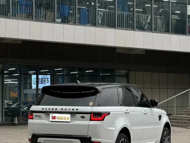 Land Rover Range Rover Sport — Фото автомобиля 9