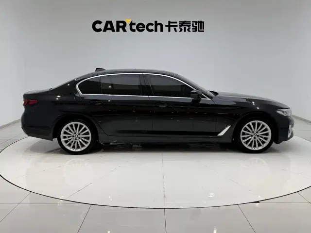 BMW 5 Series — Фото автомобиля 4