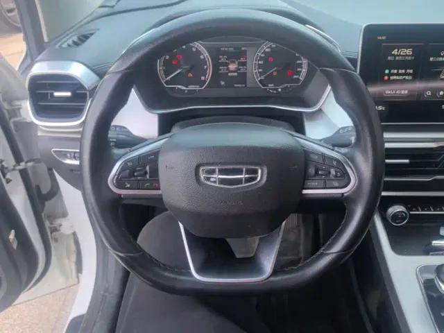 Geely Binyue — Фото автомобиля 6