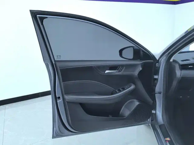Roewe i5 — Фото автомобиля 7