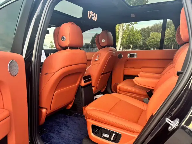 Li Auto L9 — Фото автомобиля 11