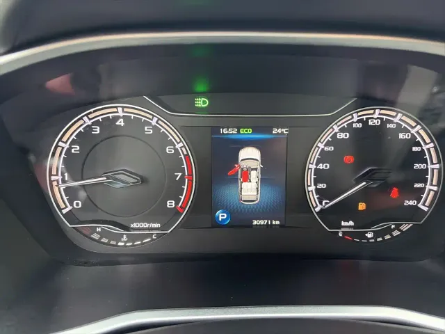 Geely Binyue — Фото автомобиля 10