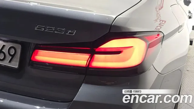 BMW 5-Series 5 серия (G30) 523d xDrive M Sport — Фото автомобиля 21