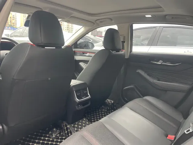 Dongfeng Yixuan MAX — Фото автомобиля 17
