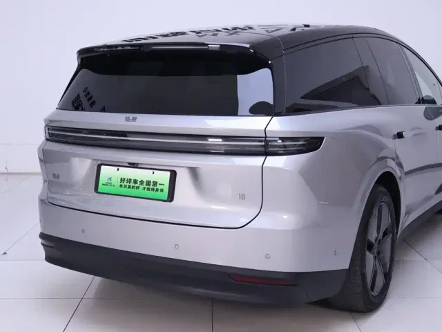 Li Auto i8 — Фото автомобиля 8