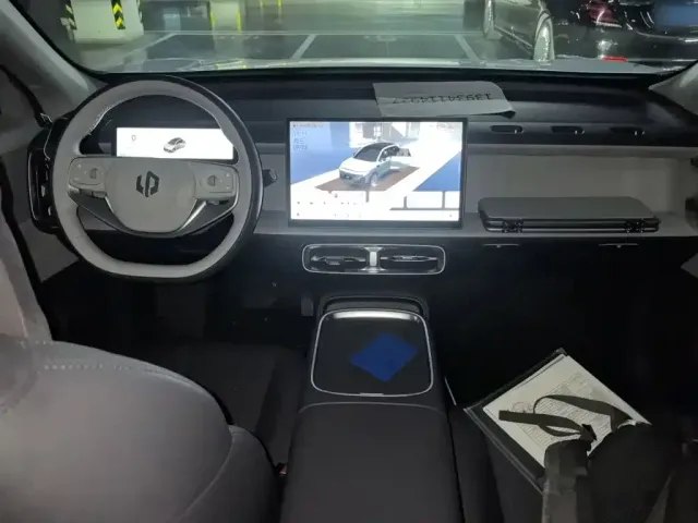 Leapmotor B10 — Фото автомобиля 5