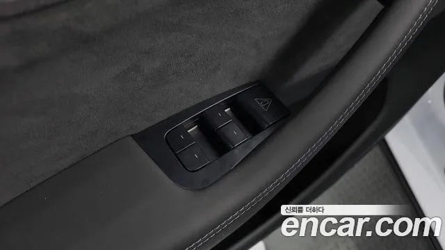 Tesla Model Y — Фото автомобиля 27