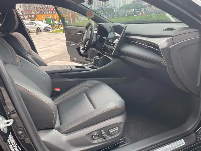 Toyota Avalon — Фото автомобиля 12