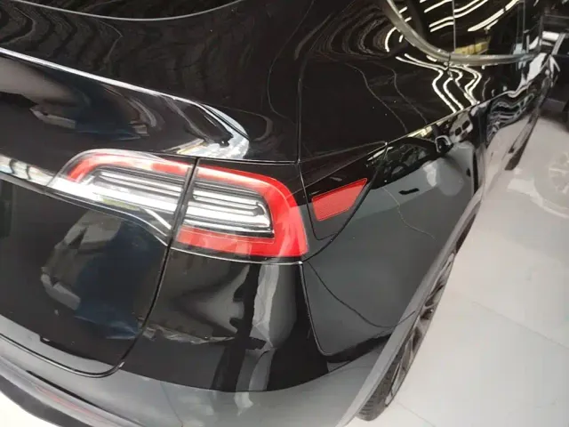 Tesla Model Y — Фото автомобиля 7