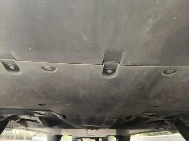 Tesla Model Y — Фото автомобиля 11