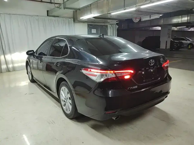 Toyota Camry — Фото автомобиля 4