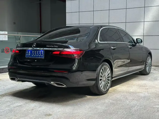 Mercedes-Benz E-Class — Фото автомобиля 9