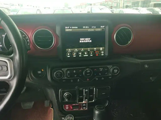 Jeep Wrangler — Фото автомобиля 12
