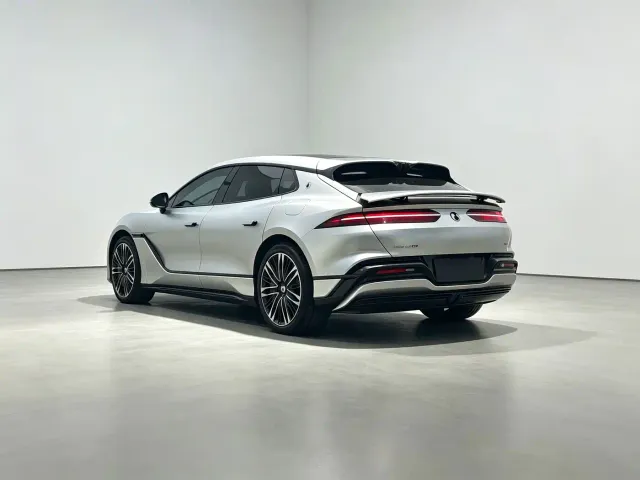 Denza Z9GT — Фото автомобиля 9