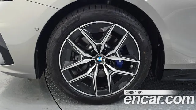 BMW 5-Series — Фото автомобиля 4