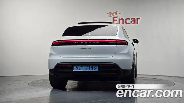 Porsche Macan — Фото автомобиля 4