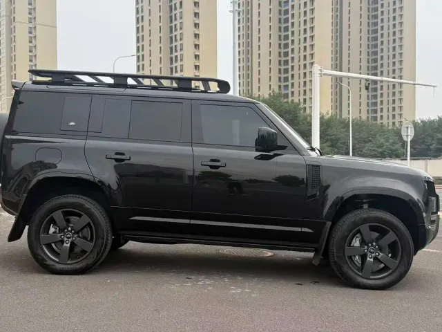 Land Rover Defender — Фото автомобиля 18