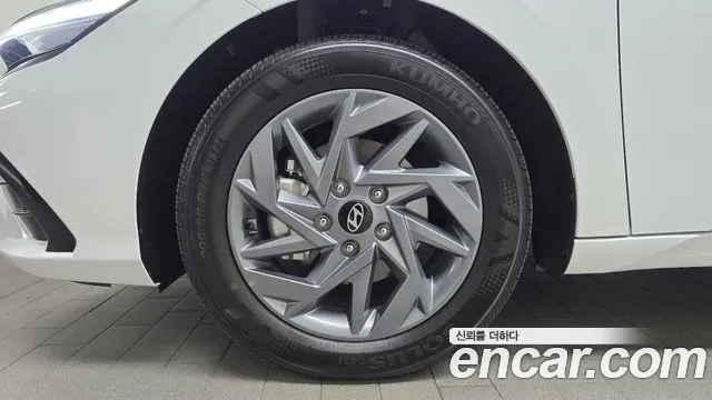Hyundai Avante CN7 — Фото автомобиля 5
