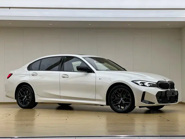 BMW 3 Series — Фото автомобиля 2