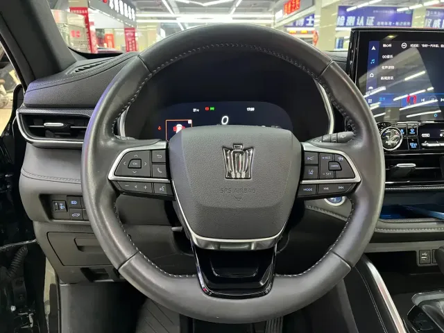Toyota Crown Kluger — Фото автомобиля 4