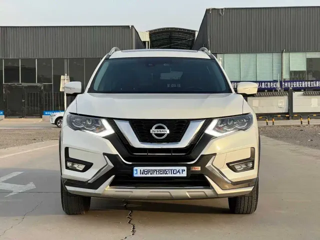 Nissan X-Trail — Фото автомобиля 2