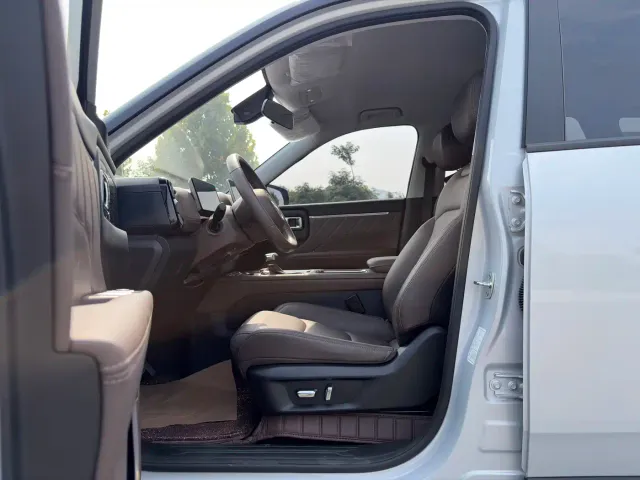 Wuling Starlight 560 — Фото автомобиля 9
