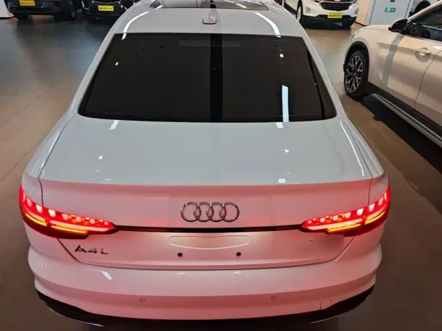 Audi A4L — Фото автомобиля 5