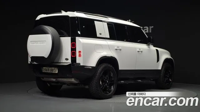 Land Rover Defender — Фото автомобиля 2
