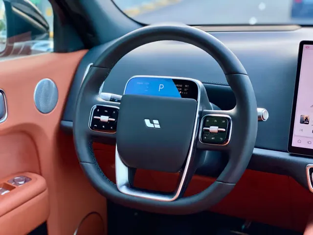 Li Auto L7 — Фото автомобиля 15