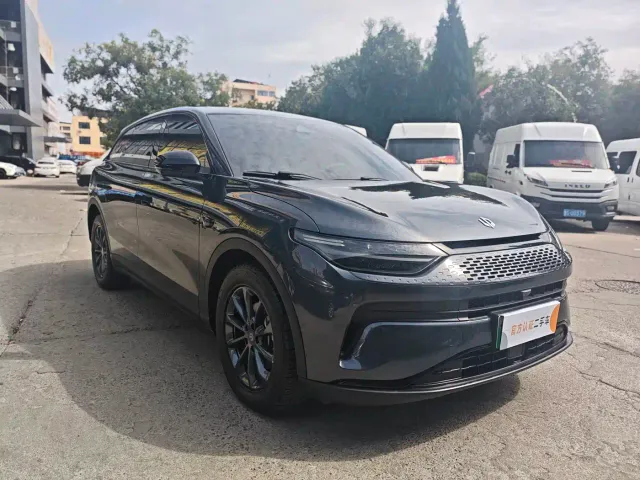 Leapmotor C11 — Фото автомобиля 3