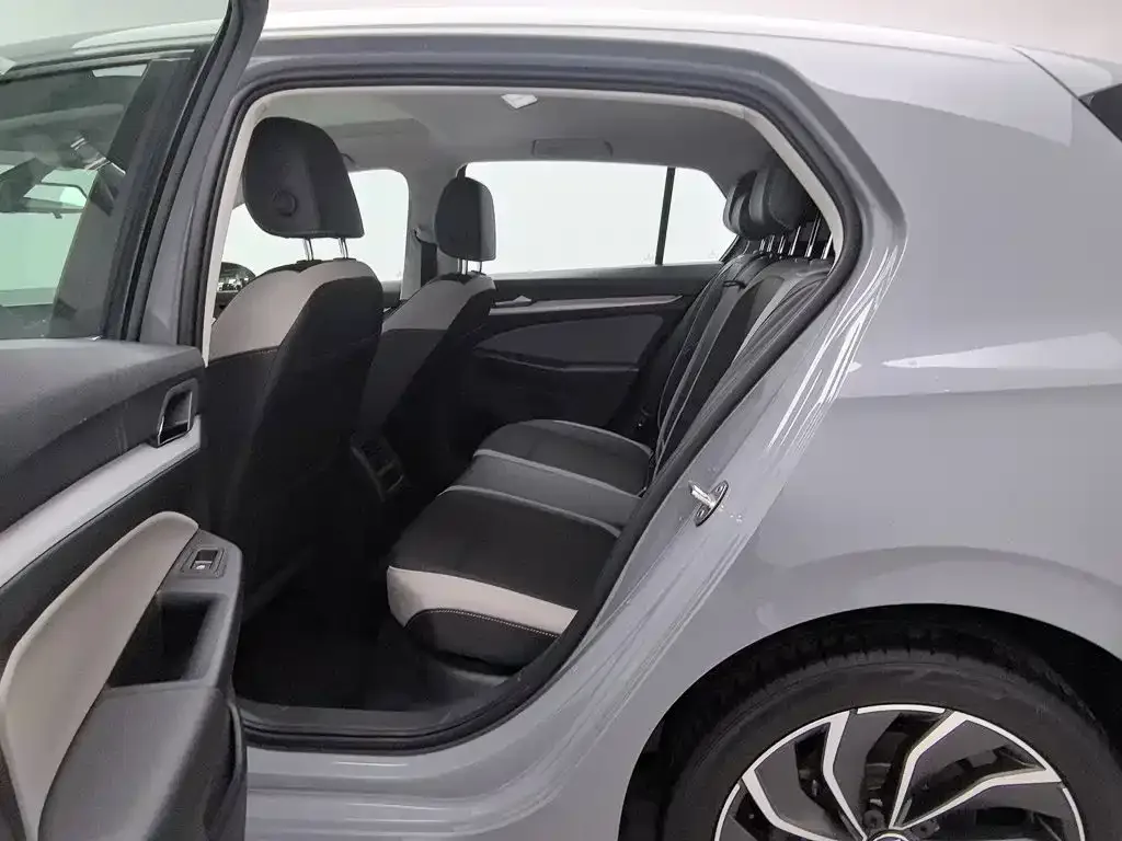 Volkswagen Golf 2021 280TSI DSG 30th Anniversary Edition — Фото автомобиля 15