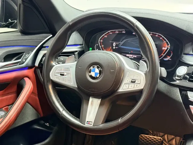 BMW 5 Series — Фото автомобиля 12